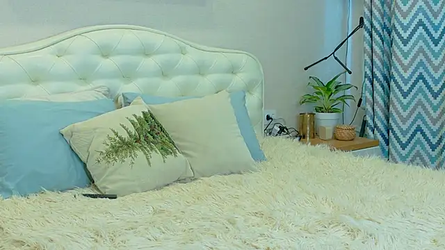 LadySweetWife's cam snapshot