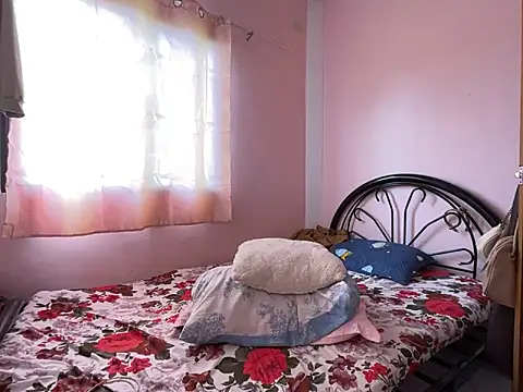 Mira_Janee live sex cam