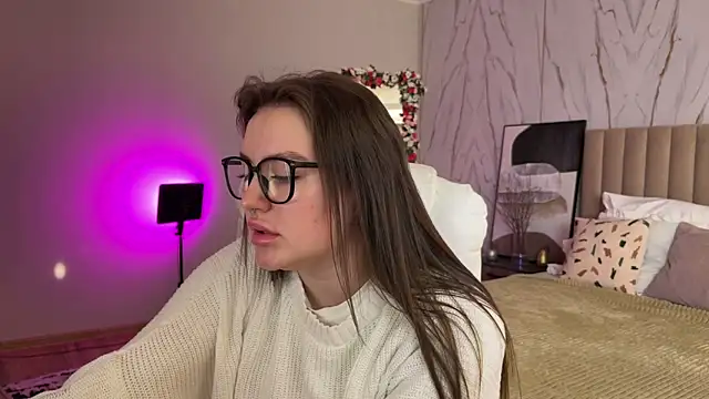 MoonlightLovee's cam snapshot