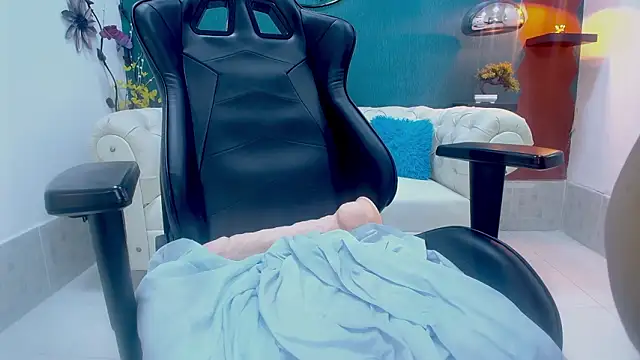 Scandarkmarie's cam snapshot