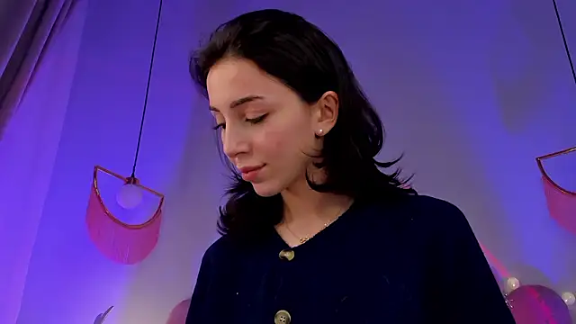 ElsaYoung's cam snapshot