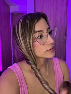 Issabela_G1's cam snapshot