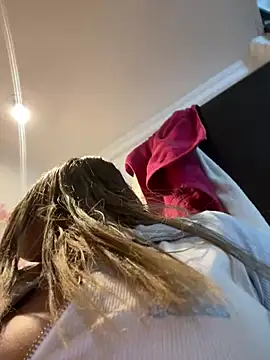 Emily_joee_'s cam snapshot