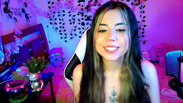 Kittyuwu_'s cam snapshot