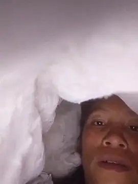 simi-lucy's cam snapshot