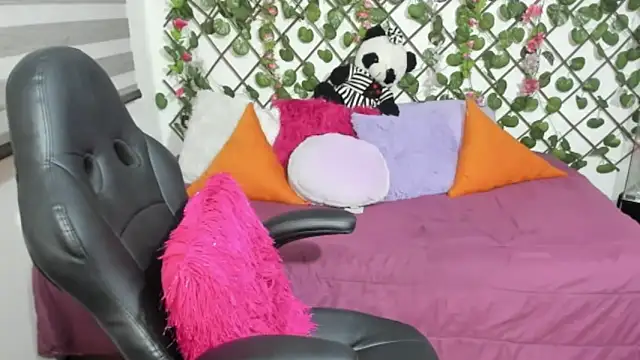 antonella4youu's cam snapshot