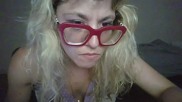 BlondieTami's cam snapshot