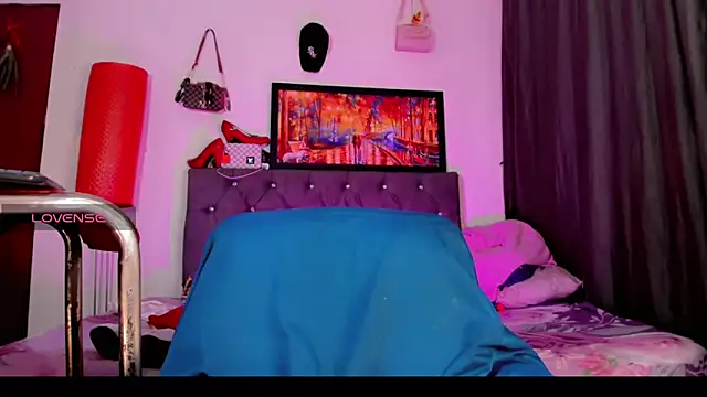 Gabyqueen70 live sex cam