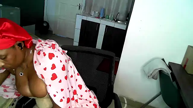 punkieboobs1's cam snapshot