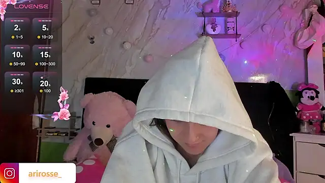 ariana_rosse__'s cam snapshot