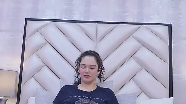 RoxanaAngel's cam snapshot