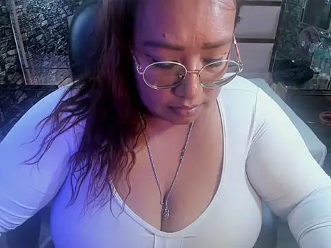 Shara_Oz's cam snapshot