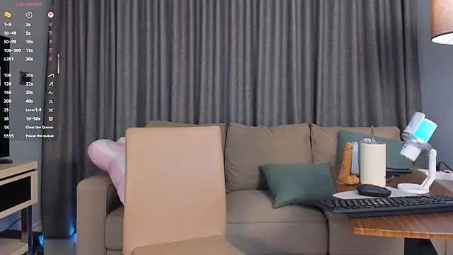 AliceCloudy live sex cam