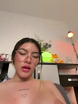 Your_Honeey live sex cam
