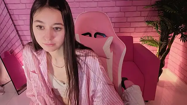 Nicole_Brownie's cam snapshot