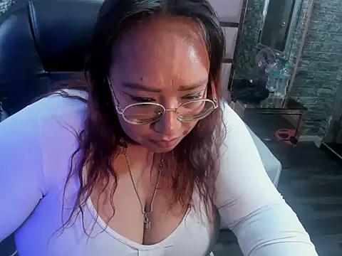 Shara_Oz's cam snapshot