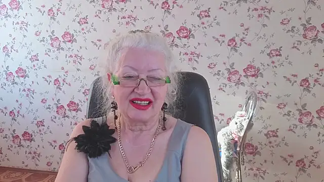 Maya_Mayflower live sex cam