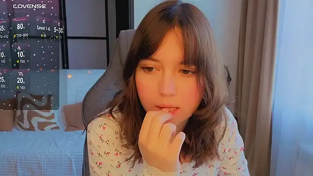 Lina_Brownie's cam snapshot