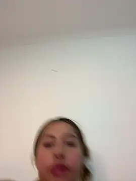 Emily_joee_'s cam snapshot