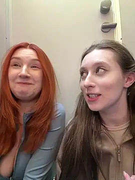 FroggyAnna live sex cam