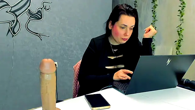 Yesss_Lilith live sex cam