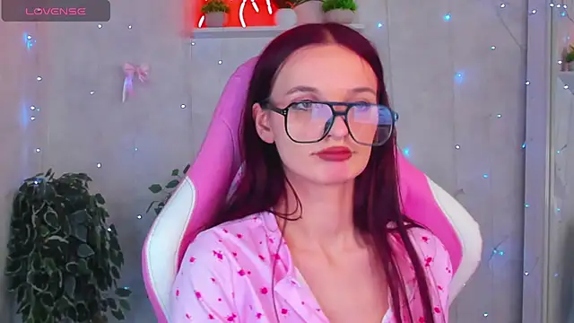 Alicia_Adammss's cam snapshot