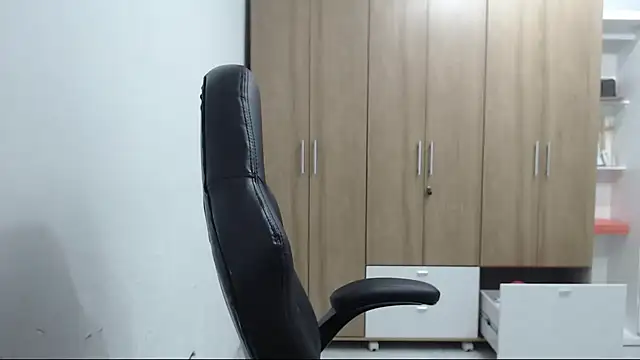 RoxanaLove9's cam snapshot