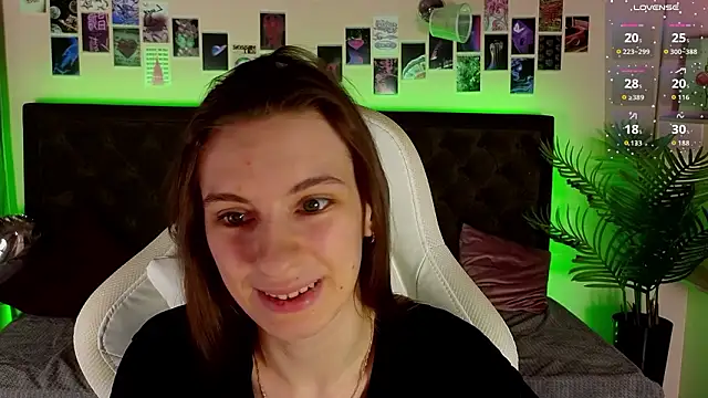 kaleriyaa_'s cam snapshot