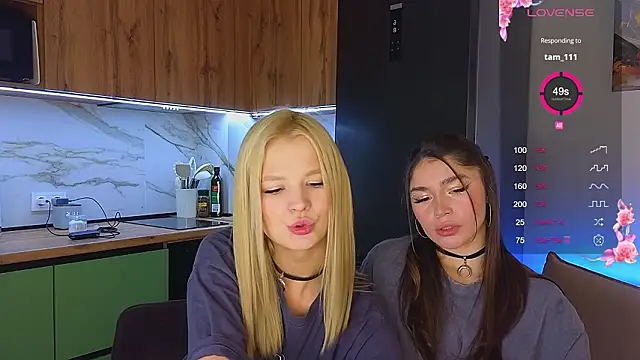 Caroline__Brown live sex cam