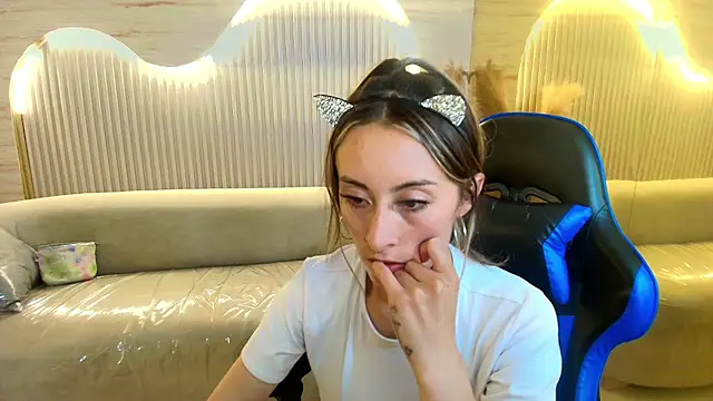 katalina_r_'s cam snapshot