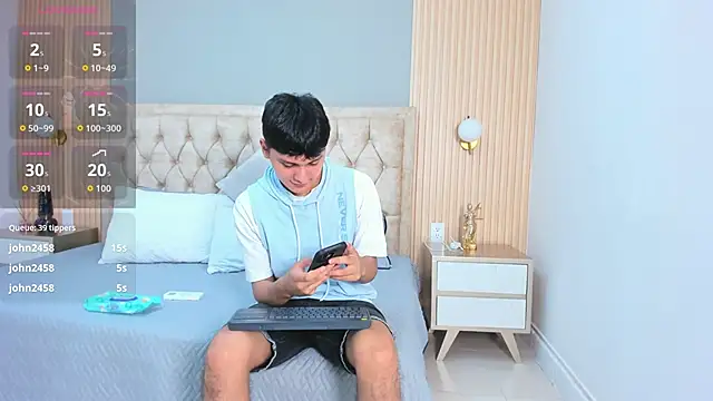 Maxii18_ live sex cam