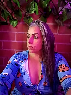 maynor_1998's cam snapshot