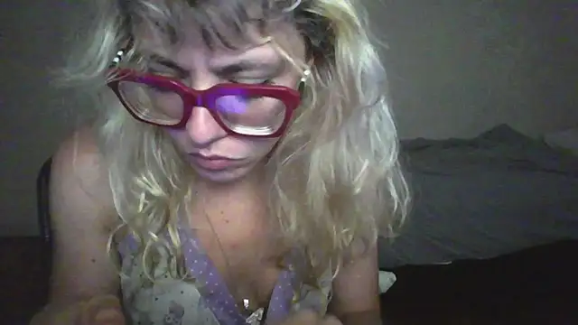 BlondieTami's cam snapshot