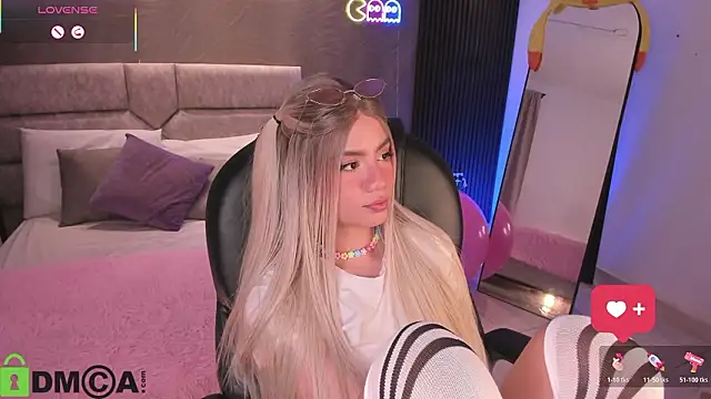 Arinextdoor's cam snapshot