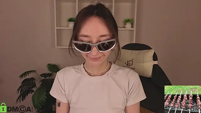 Miche1le_Allenne's cam snapshot