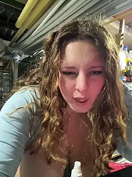 MADAME-ARLETTE's cam snapshot