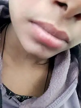 Aaisha-16 live sex cam