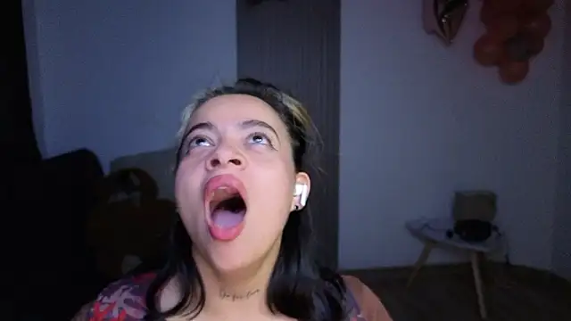 Cuttiealice live sex cam