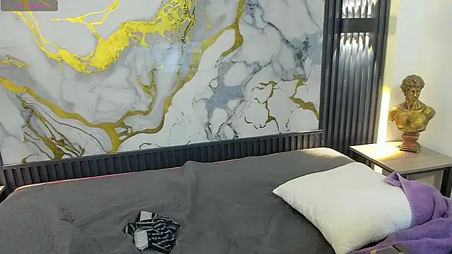 TaylerMiles live sex cam