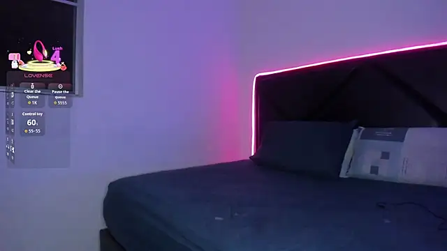 ScarlettAndClark live sex cam