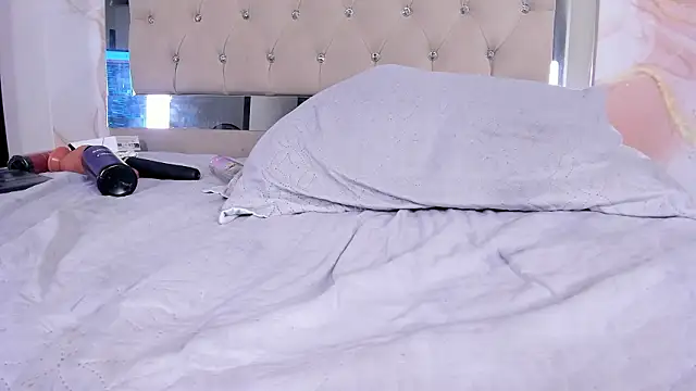 Luna_Tylor's cam snapshot