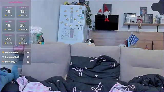 Girl_alone_home live sex cam