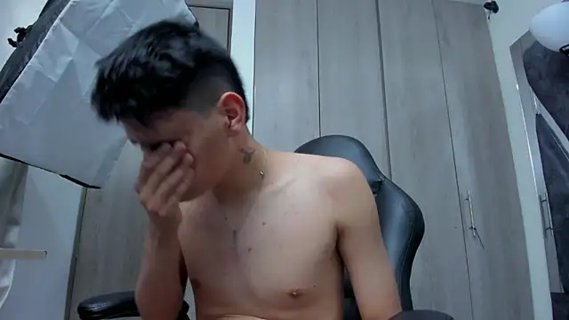 Yef_Thin live sex cam