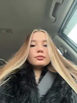 VineraSweet live sex cam