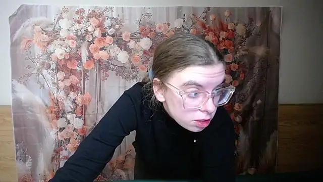 MaryCholls's cam snapshot