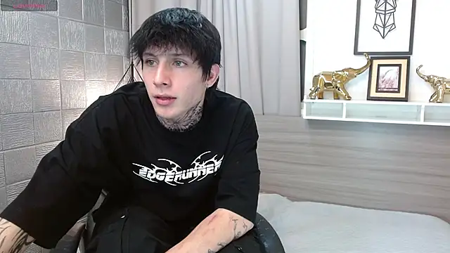 Iantwink18's cam snapshot