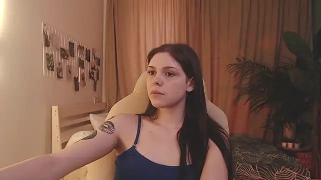 Pamela_Tiffin's cam snapshot