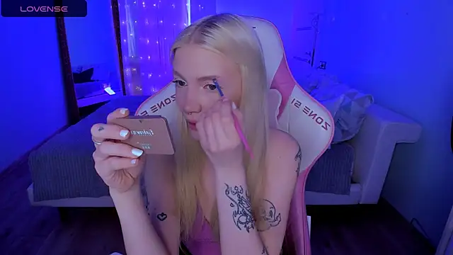 AnyaTaylor_'s cam snapshot