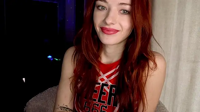 MiaRouge live sex cam