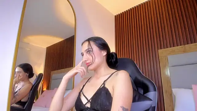 emma_hiltonn_'s cam snapshot